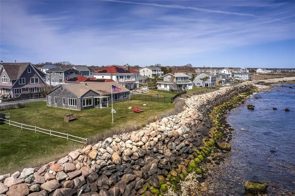 30 Pocono Road Narragansett RI 02882