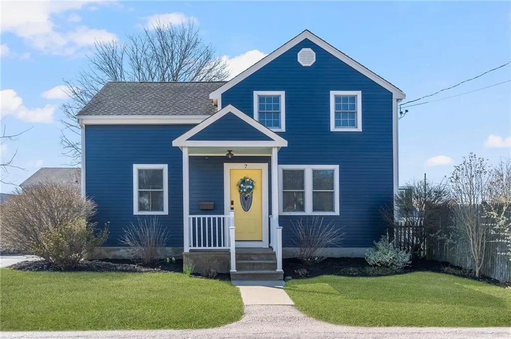 7 Loyola Terrace Newport RI 02840