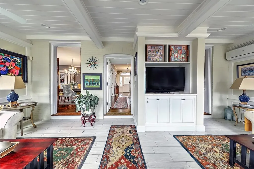 149 President Avenue Providence RI 02906