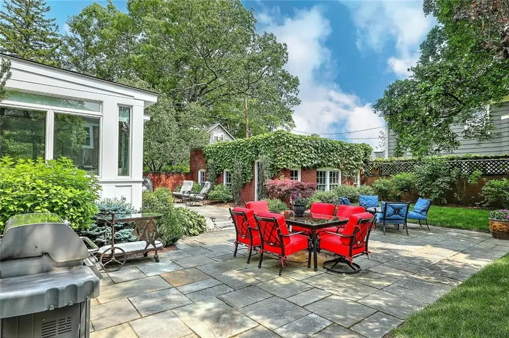 149 President Avenue Providence RI 02906