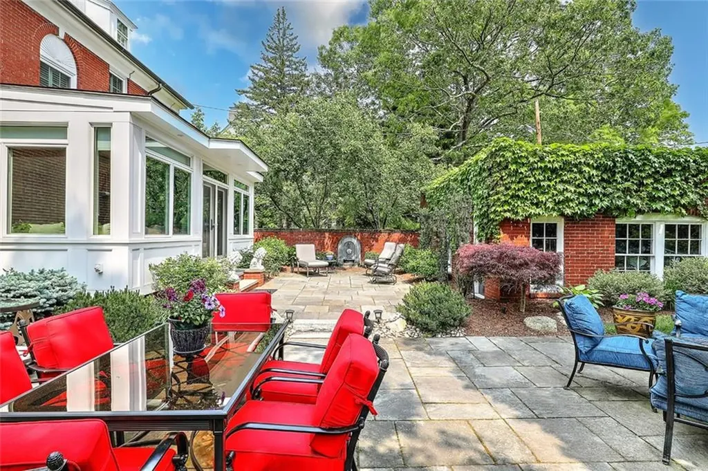 149 President Avenue Providence RI 02906