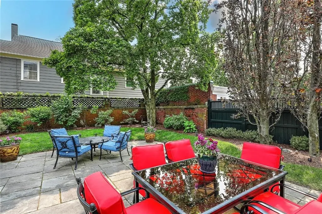 149 President Avenue Providence RI 02906
