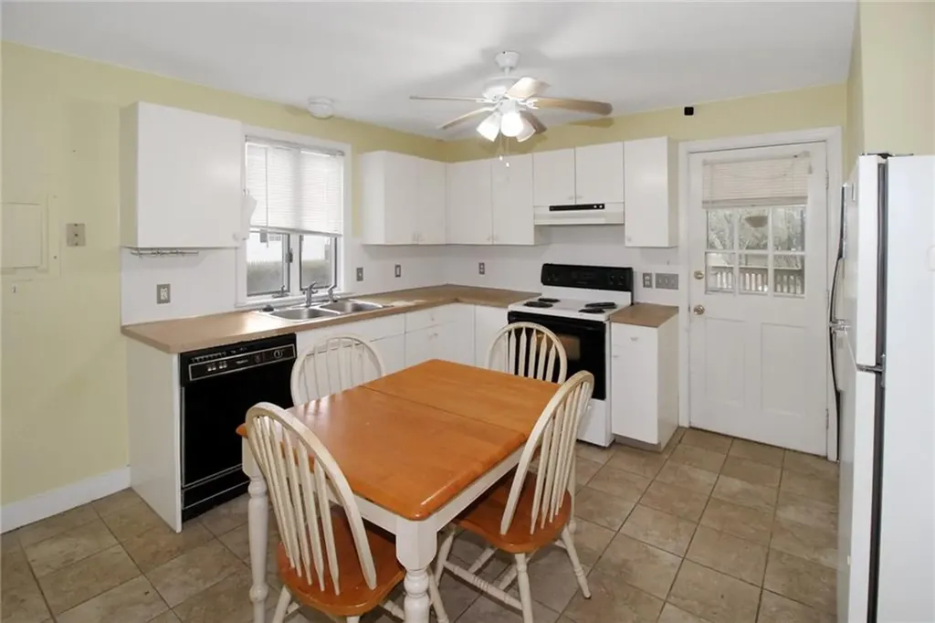 25 Annandale Road Newport RI 02840
