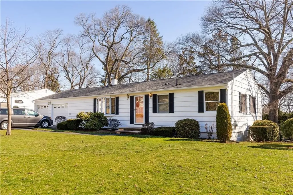46 Viceroy Road Warwick RI 02886