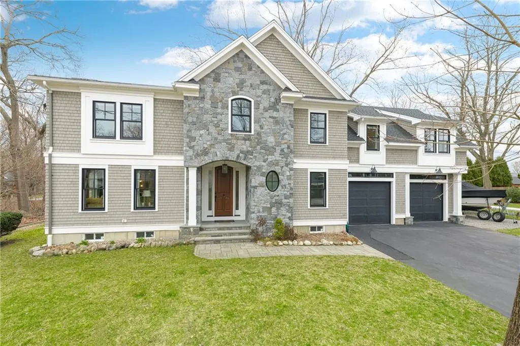 10 Walnut Road Barrington RI 02806