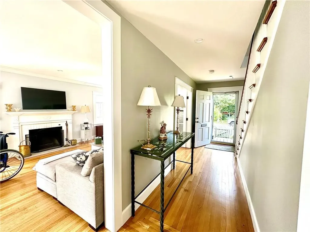 58 Eustis Avenue Newport RI 02840