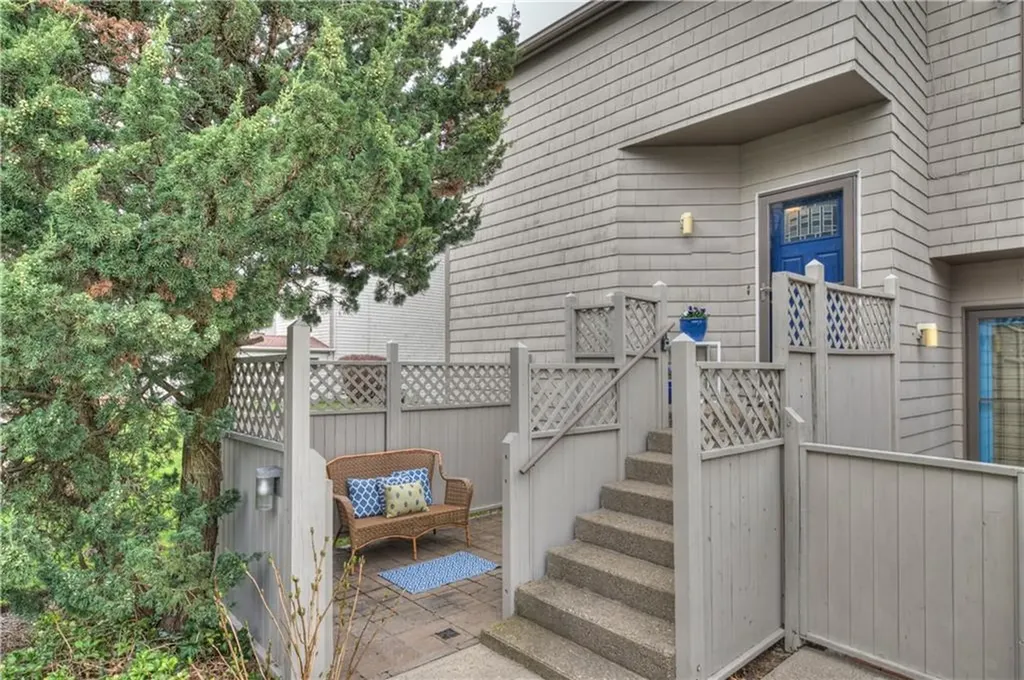 44 Seabreeze Lane Bristol RI 02809