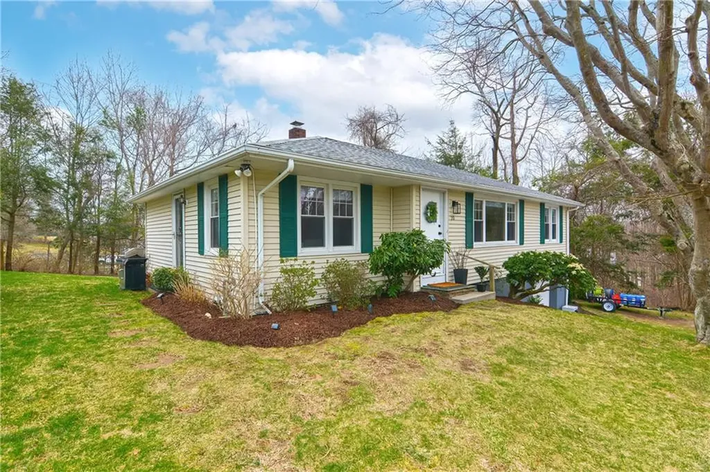 20 Rowena Drive Johnston RI 02919