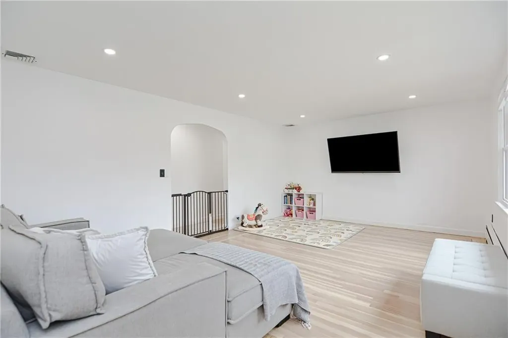 20 Rowena Drive Johnston RI 02919