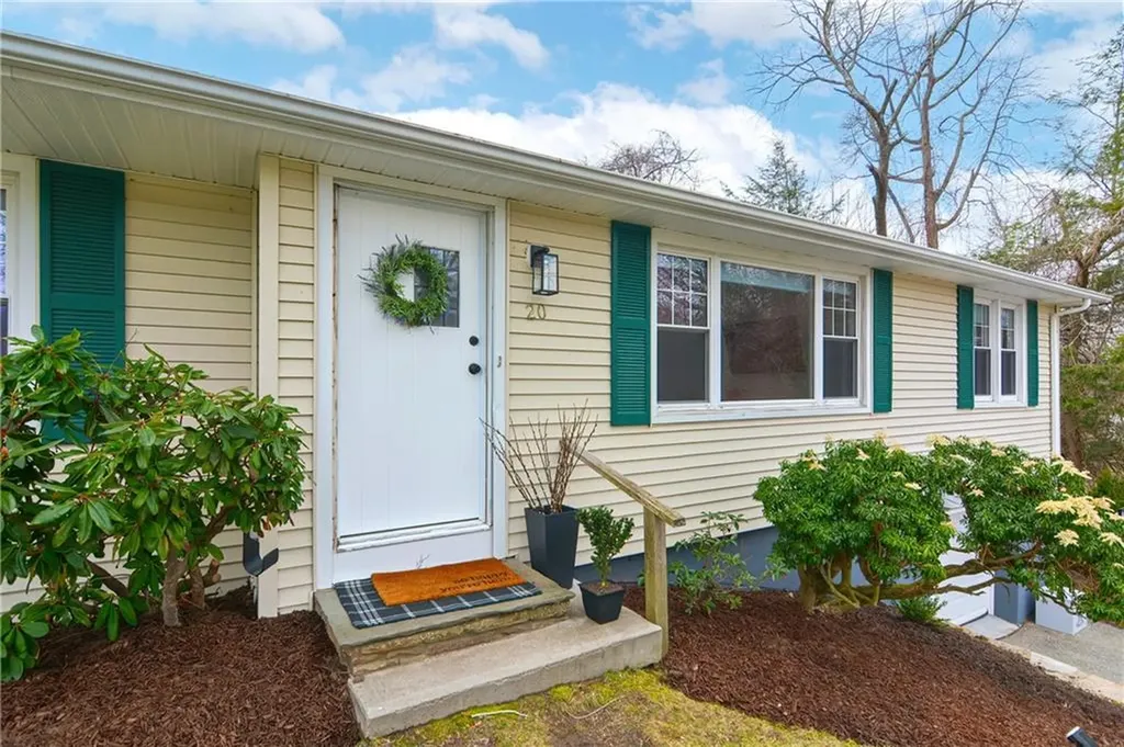 20 Rowena Drive Johnston RI 02919