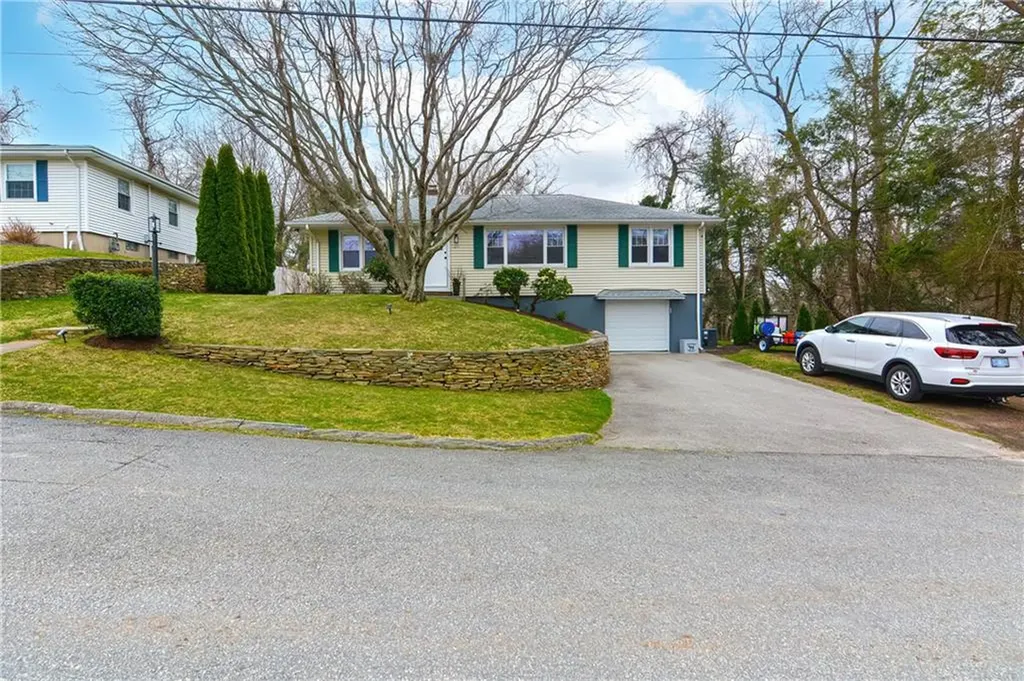 20 Rowena Drive Johnston RI 02919