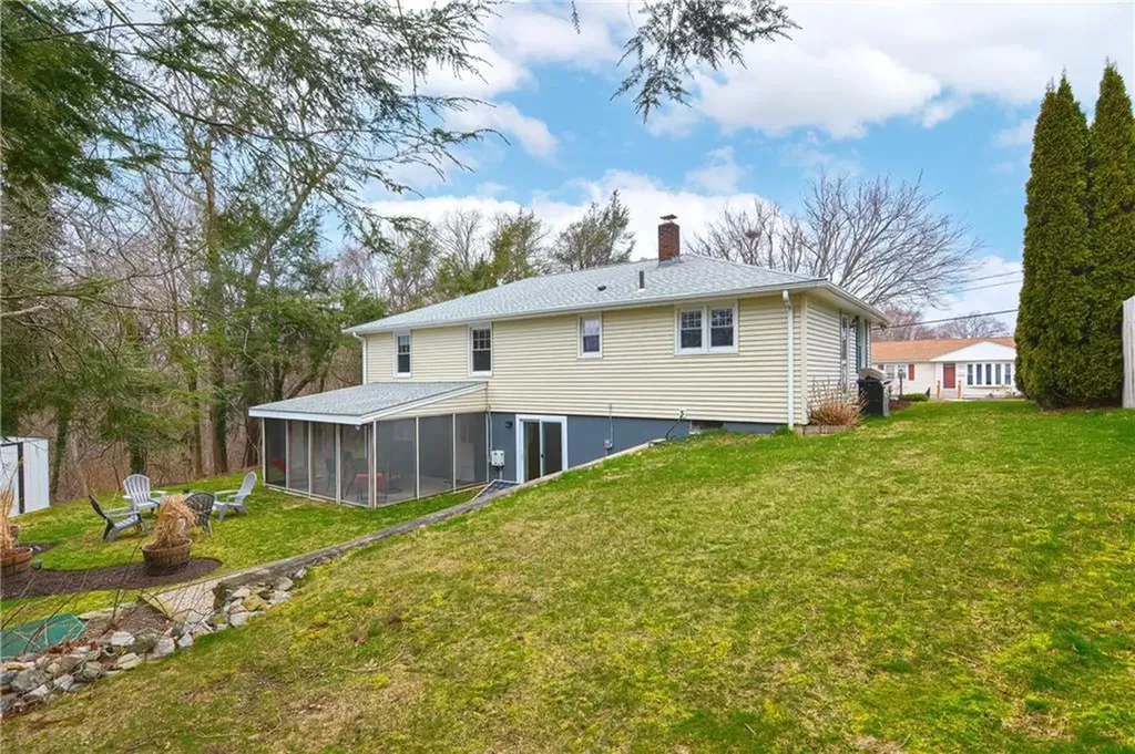 20 Rowena Drive Johnston RI 02919