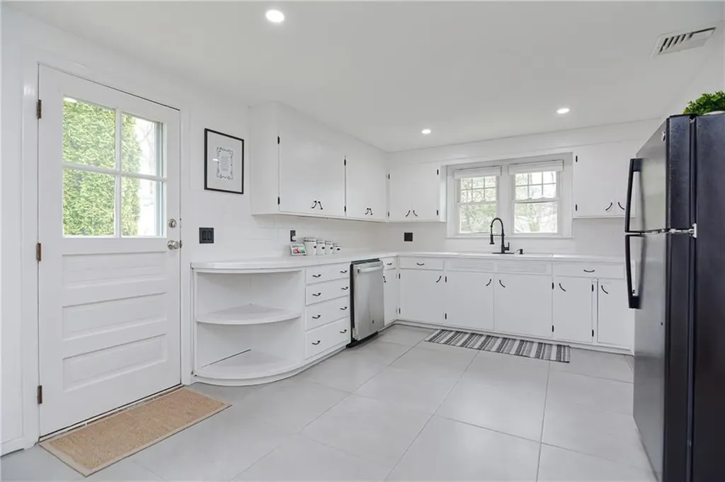 20 Rowena Drive Johnston RI 02919