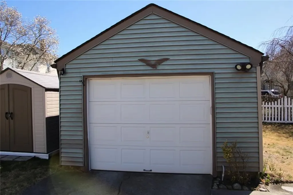 814 Pontiac Avenue Cranston RI 02910