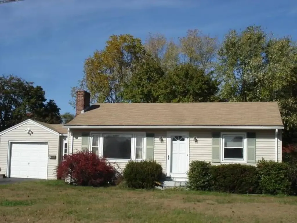 11 Commodore Avenue Warwick RI 02888