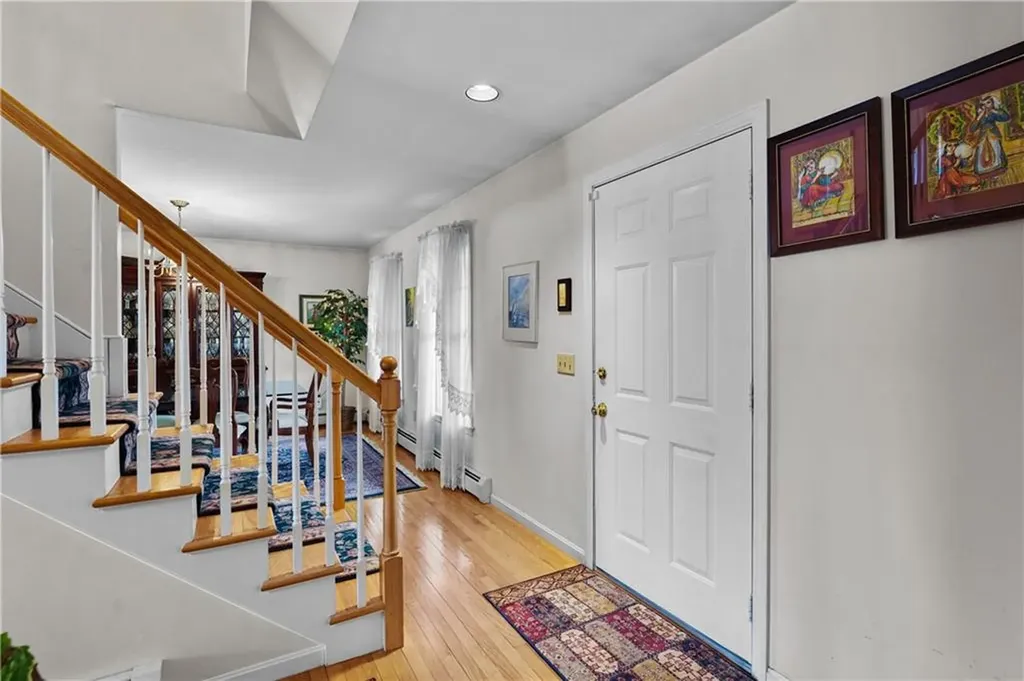 40 Bakewell Court Cranston RI 02921