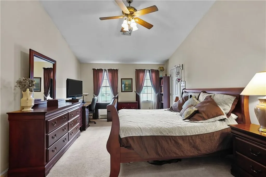 40 Bakewell Court Cranston RI 02921