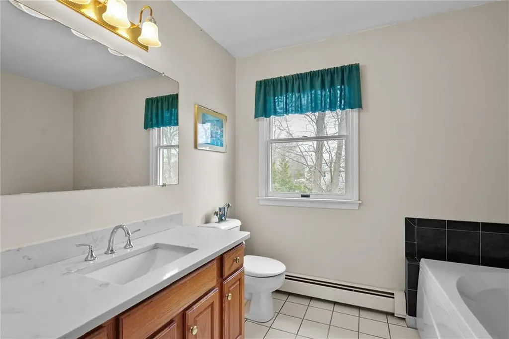 40 Bakewell Court Cranston RI 02921
