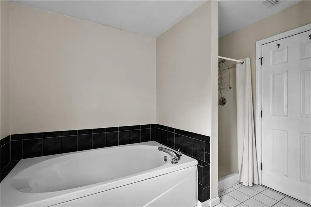 40 Bakewell Court Cranston RI 02921