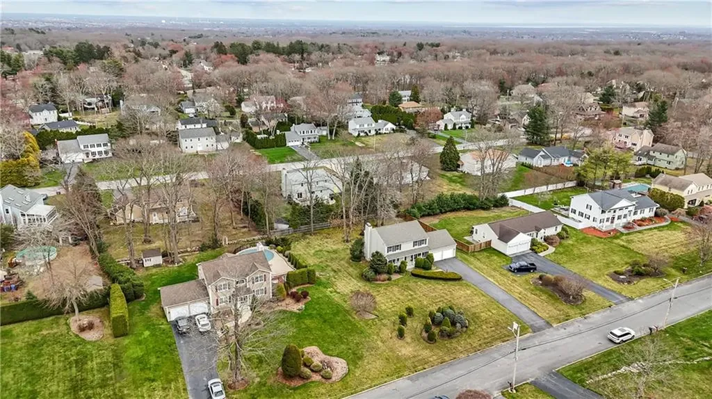 40 Bakewell Court Cranston RI 02921