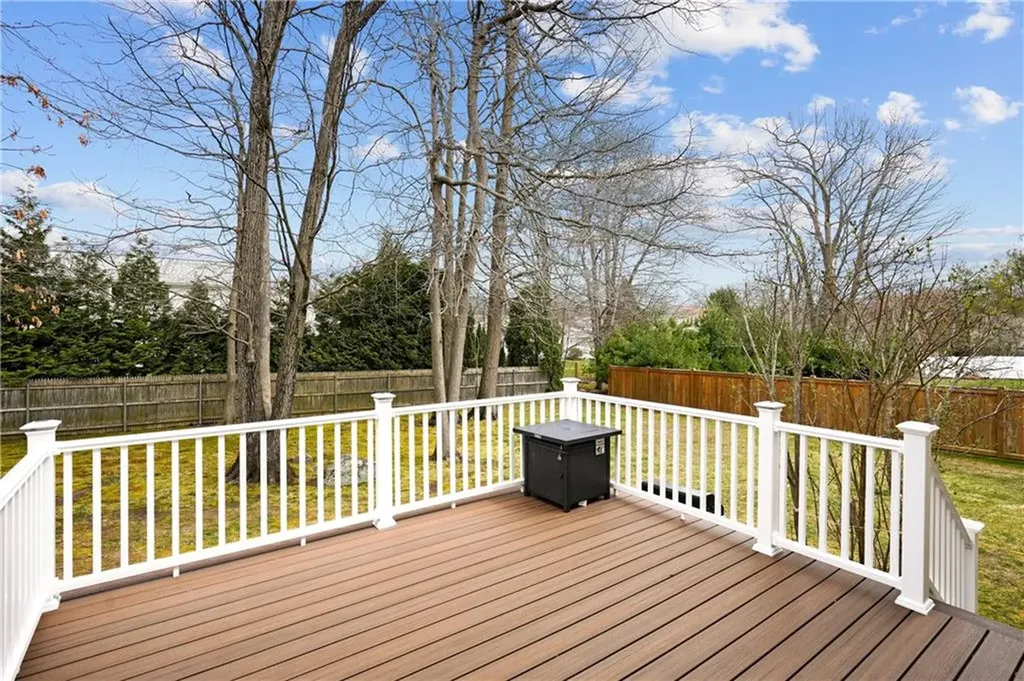 40 Bakewell Court Cranston RI 02921