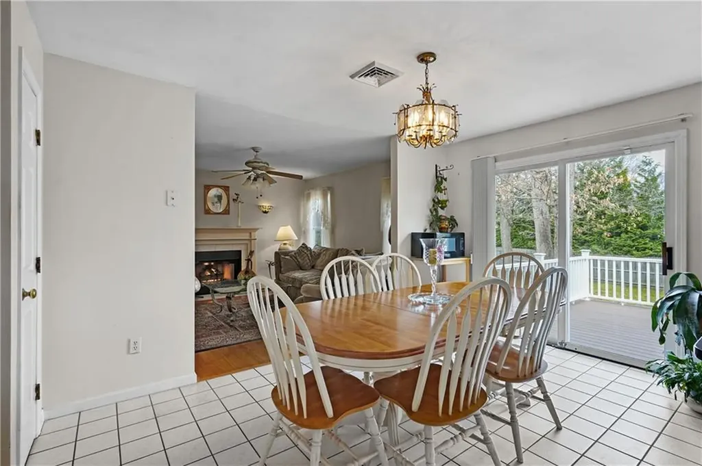40 Bakewell Court Cranston RI 02921
