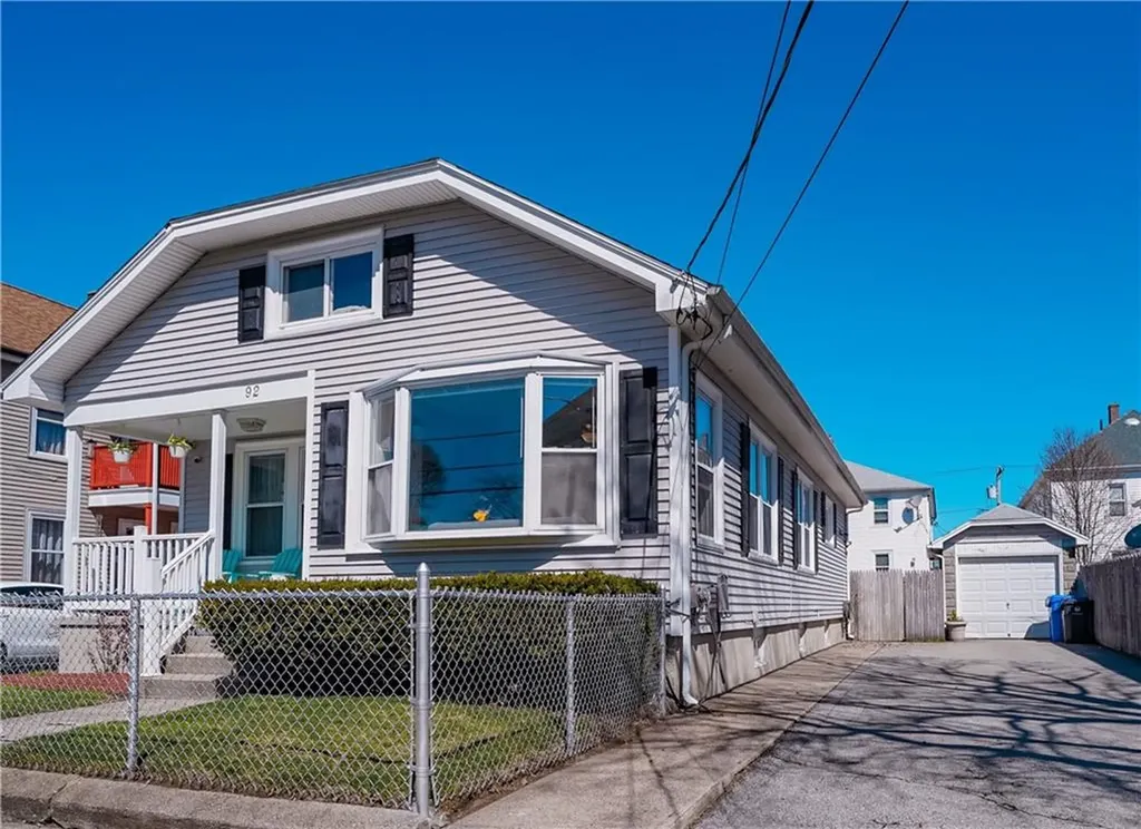 92 Oakland Avenue Pawtucket RI 02861