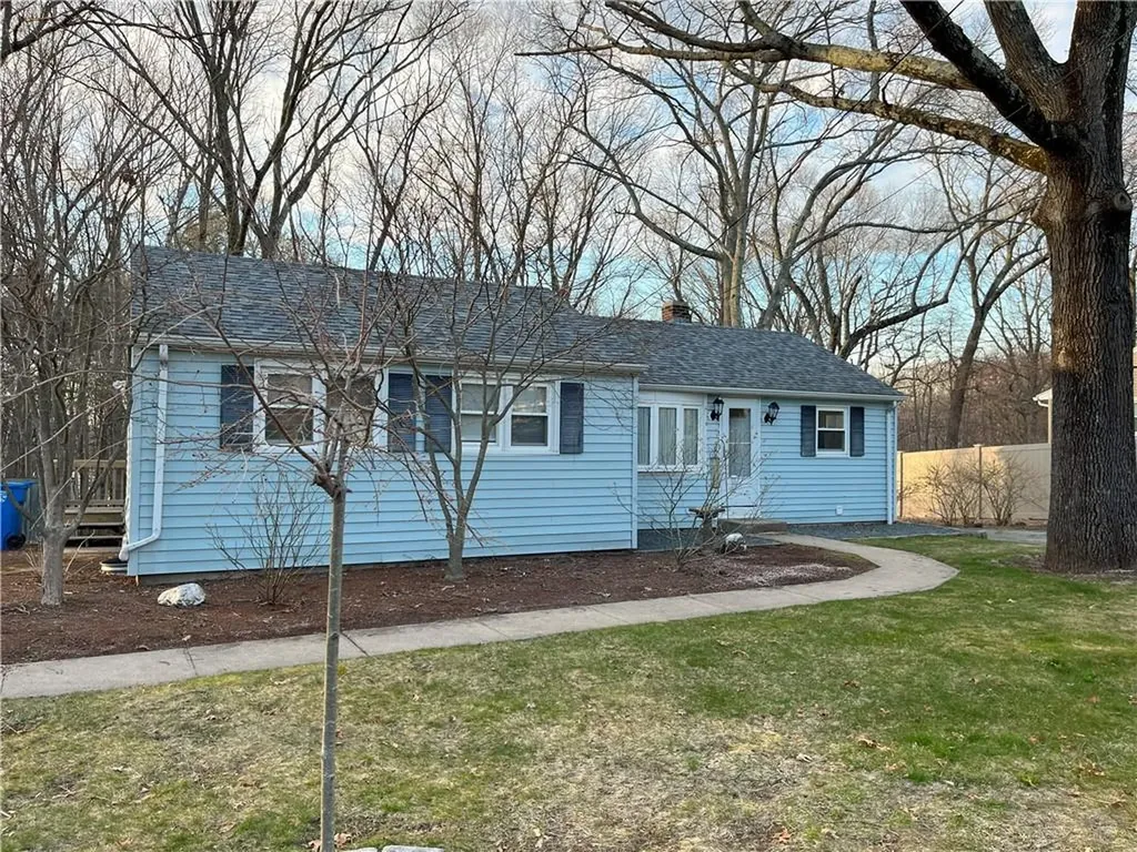 52 Lakeview Avenue Lincoln RI 02865
