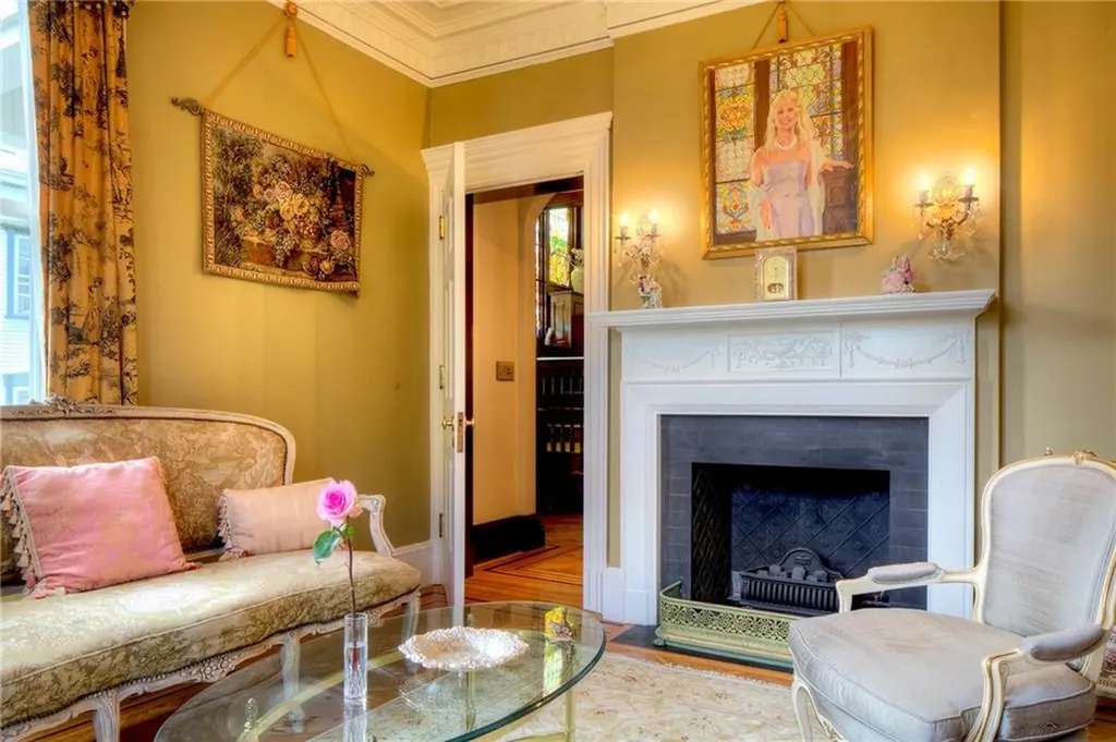 9 Kay Street Newport RI 02840