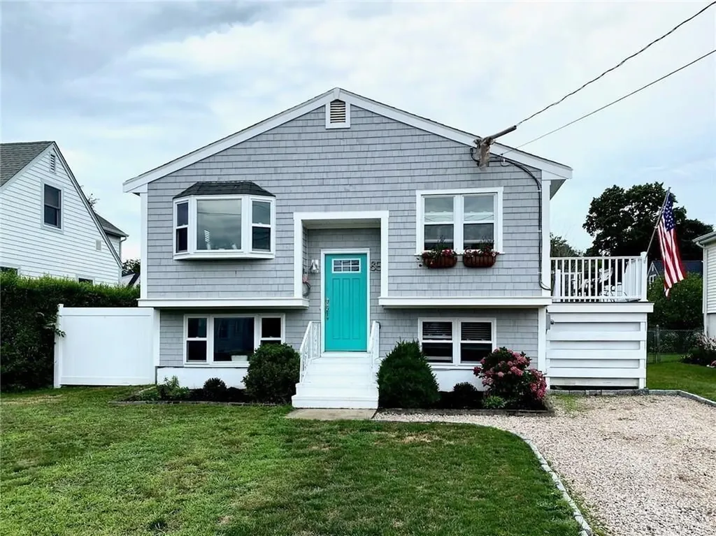 85 Eustis Avenue Newport RI 02840