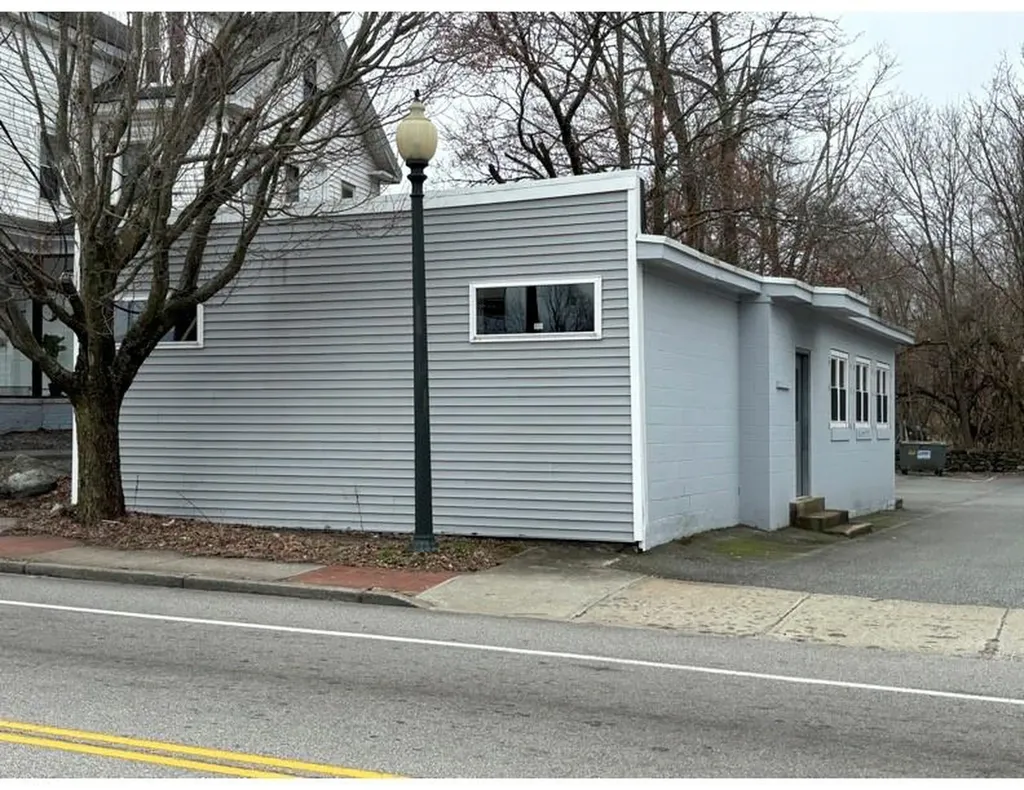 652 B East Avenue Warwick RI 02886