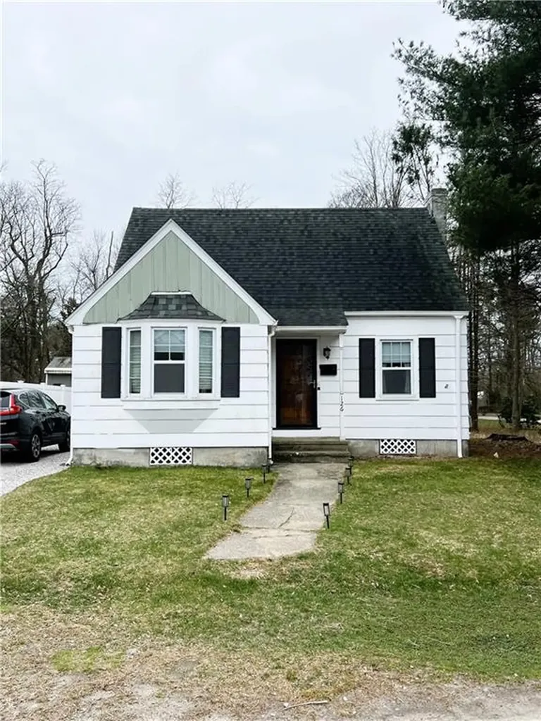 126 Harrison Avenue Warwick RI 02888
