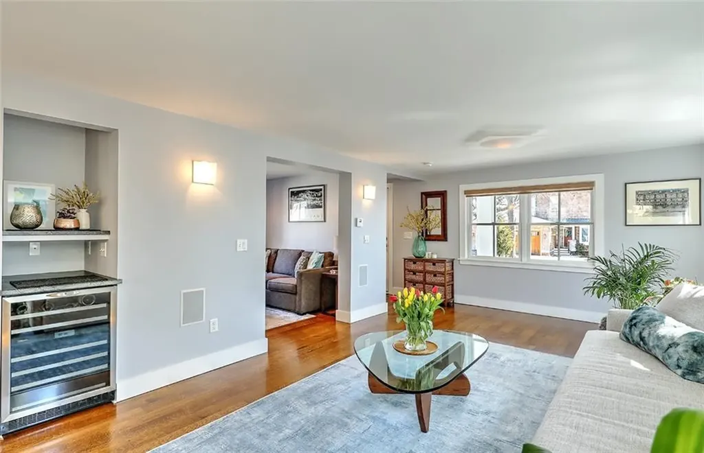 19 Seaview Avenue Cranston RI 02905