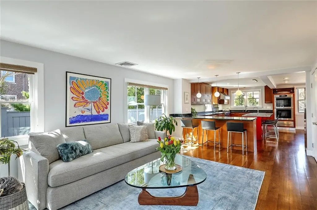19 Seaview Avenue Cranston RI 02905