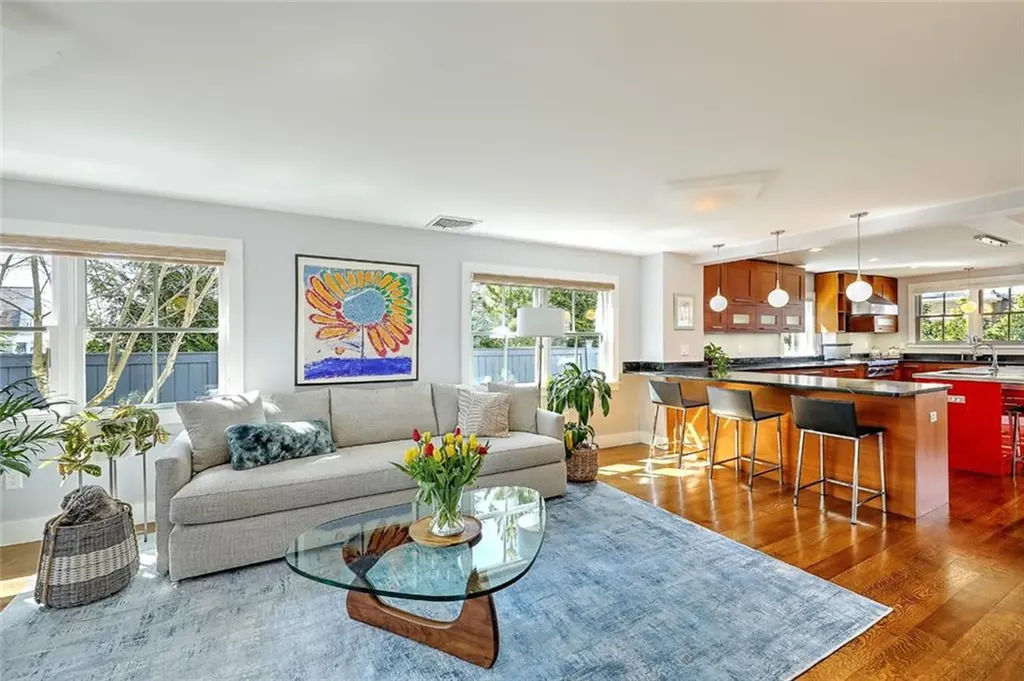 19 Seaview Avenue Cranston RI 02905