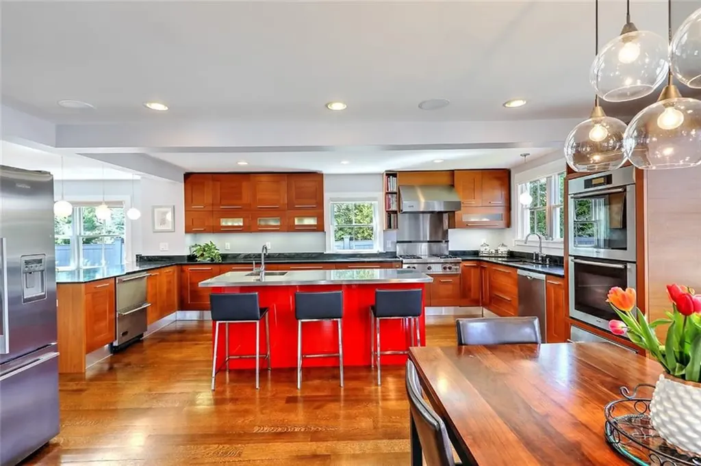 19 Seaview Avenue Cranston RI 02905