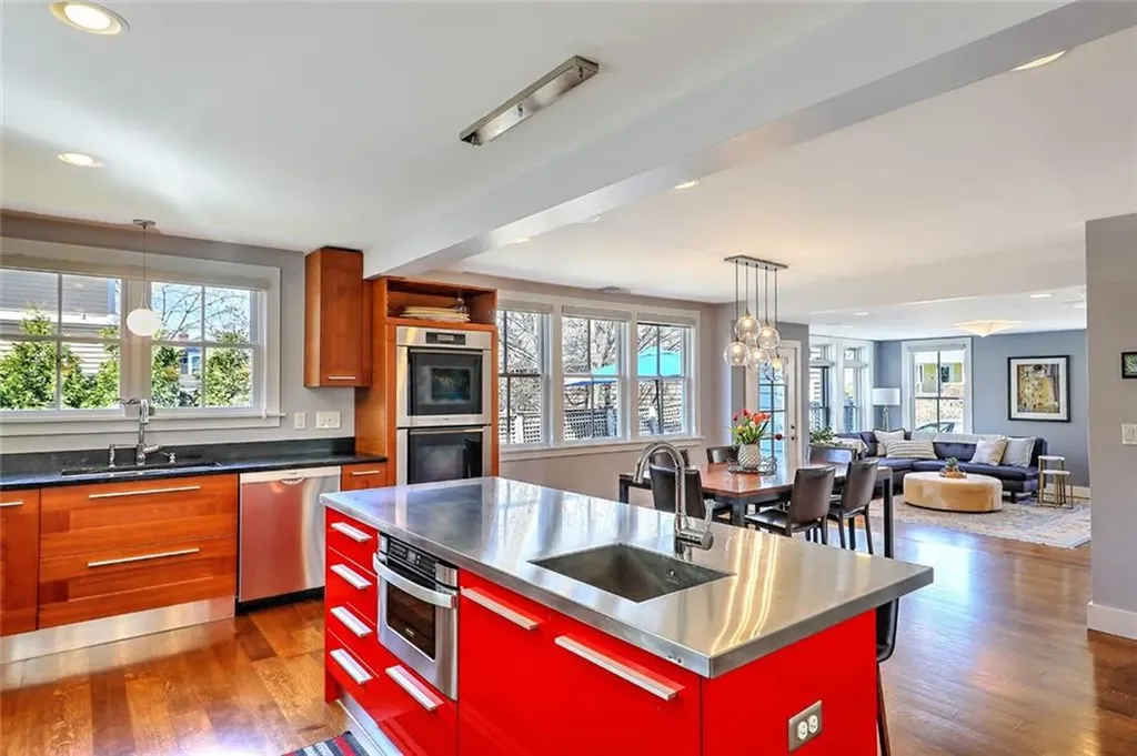 19 Seaview Avenue Cranston RI 02905