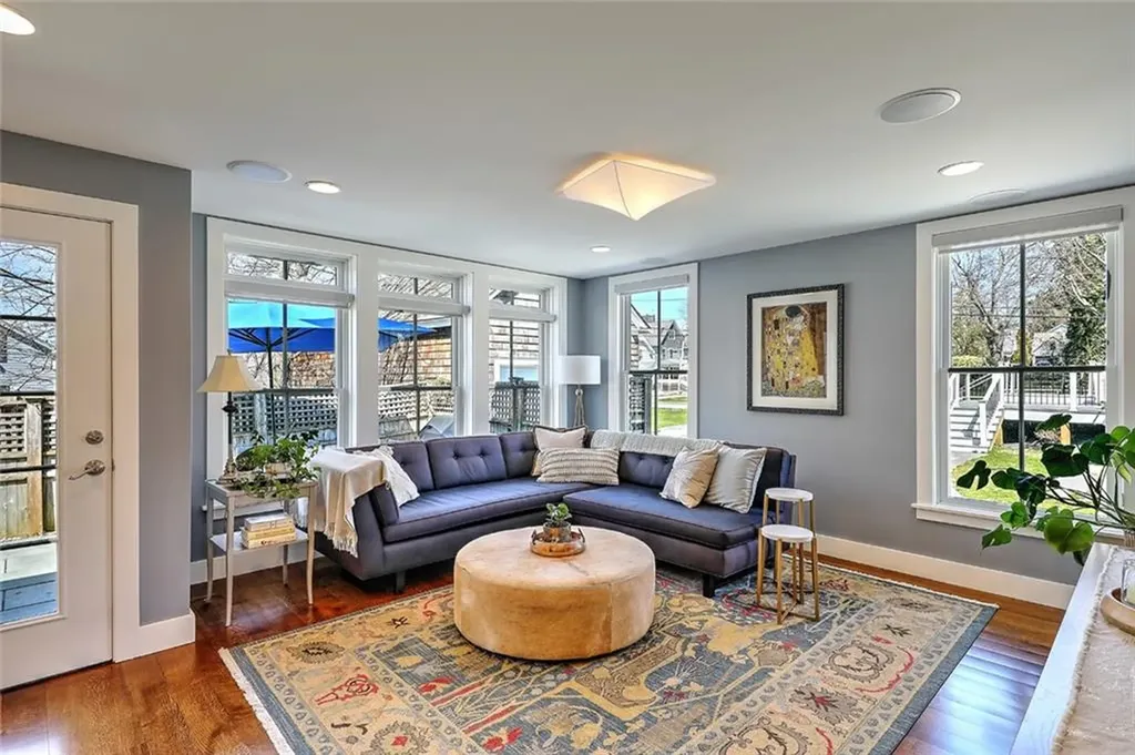 19 Seaview Avenue Cranston RI 02905