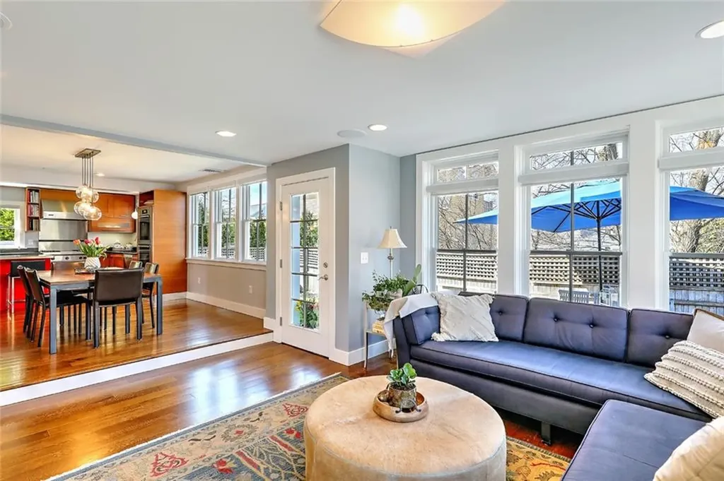 19 Seaview Avenue Cranston RI 02905