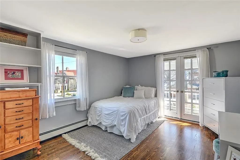19 Seaview Avenue Cranston RI 02905