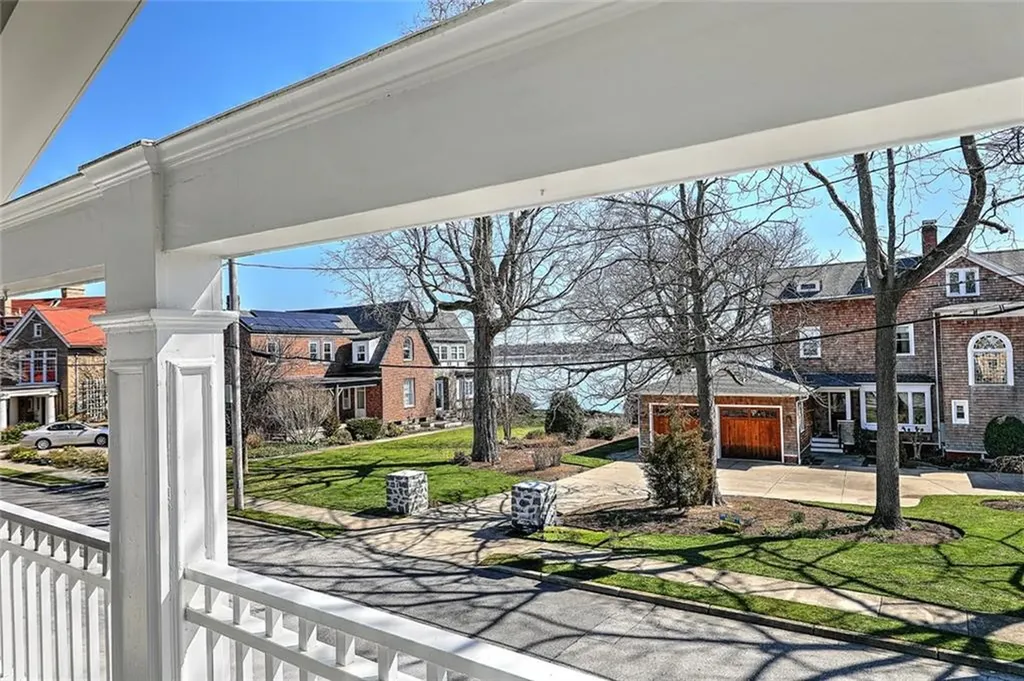 19 Seaview Avenue Cranston RI 02905