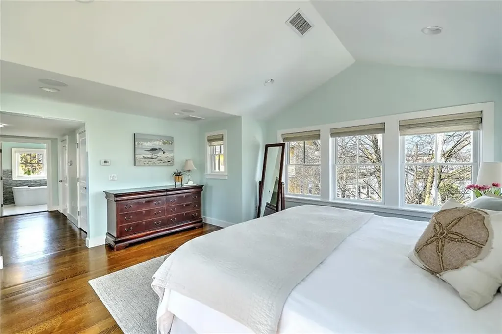 19 Seaview Avenue Cranston RI 02905