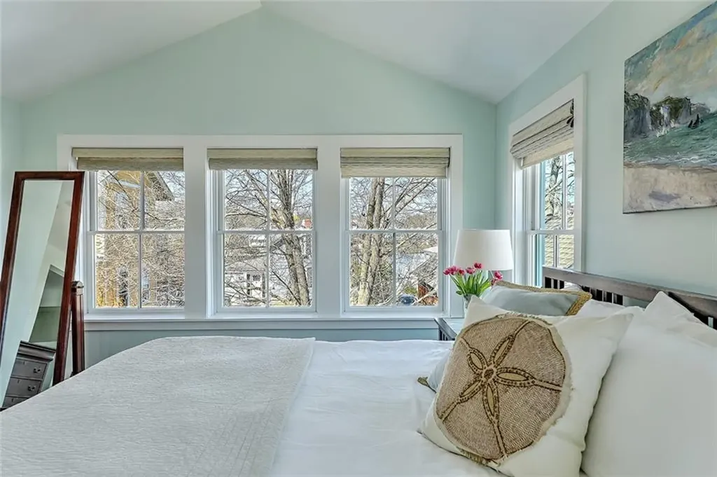19 Seaview Avenue Cranston RI 02905
