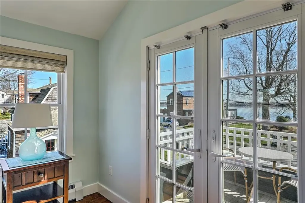 19 Seaview Avenue Cranston RI 02905
