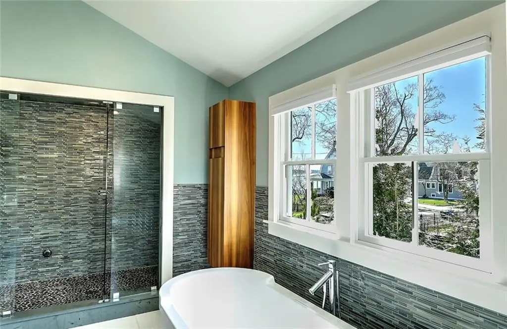 19 Seaview Avenue Cranston RI 02905