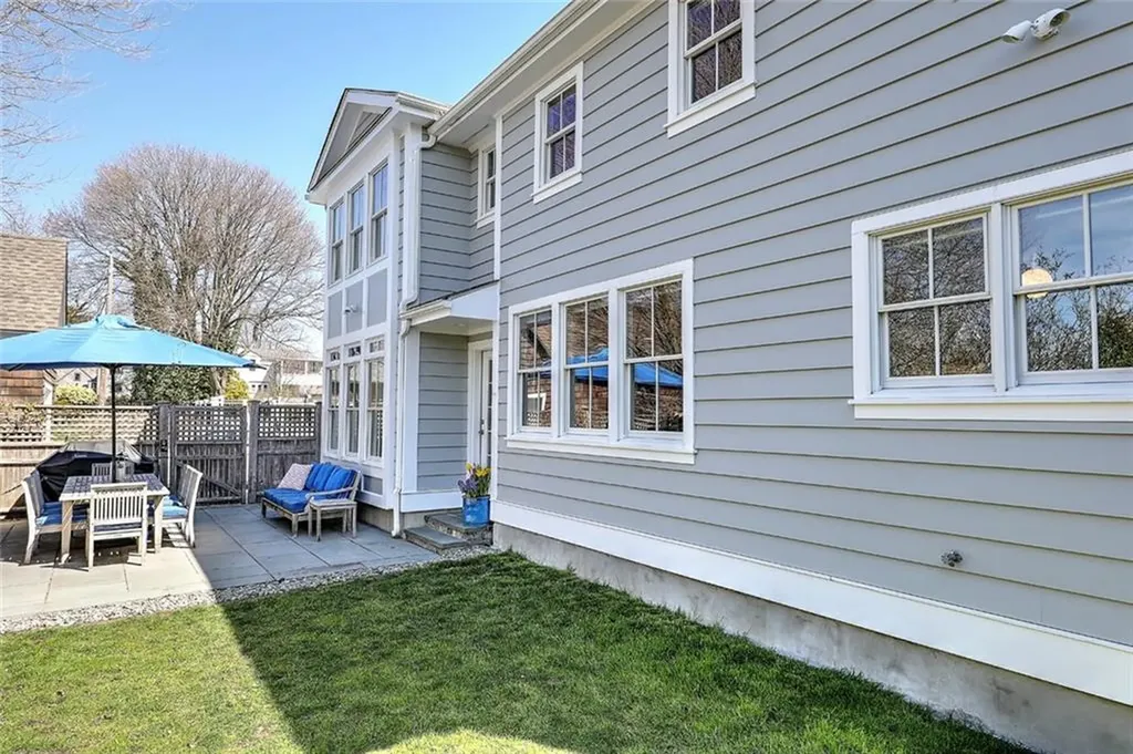 19 Seaview Avenue Cranston RI 02905