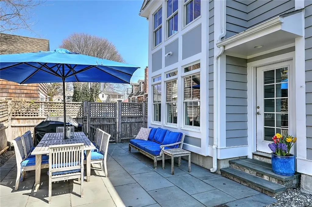 19 Seaview Avenue Cranston RI 02905