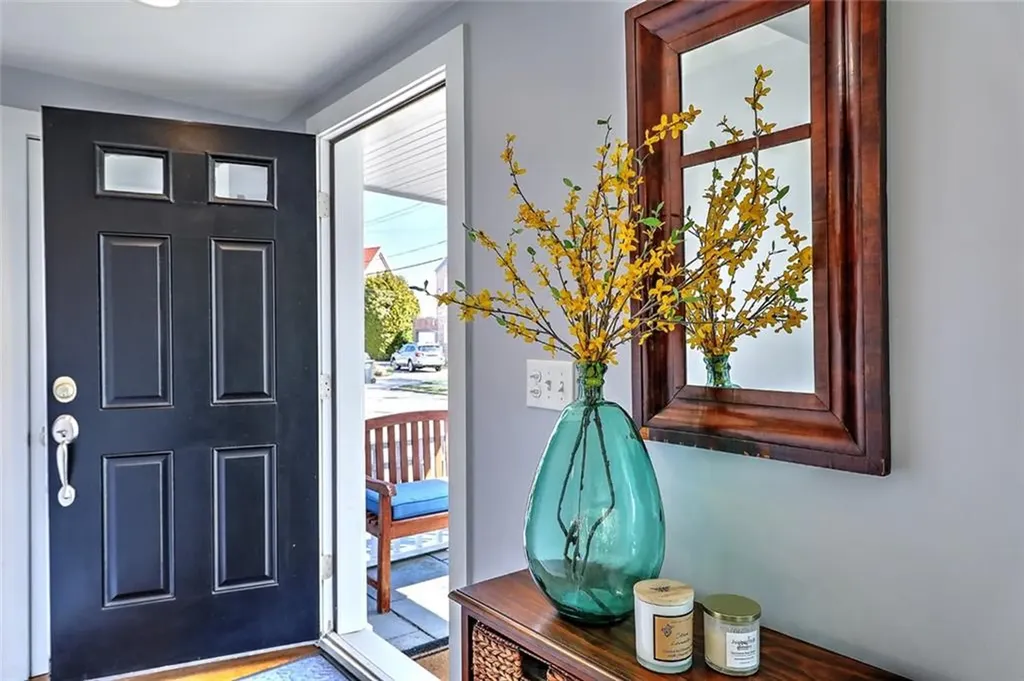19 Seaview Avenue Cranston RI 02905