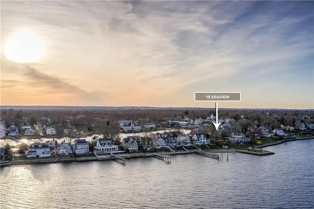 19 Seaview Avenue Cranston RI 02905