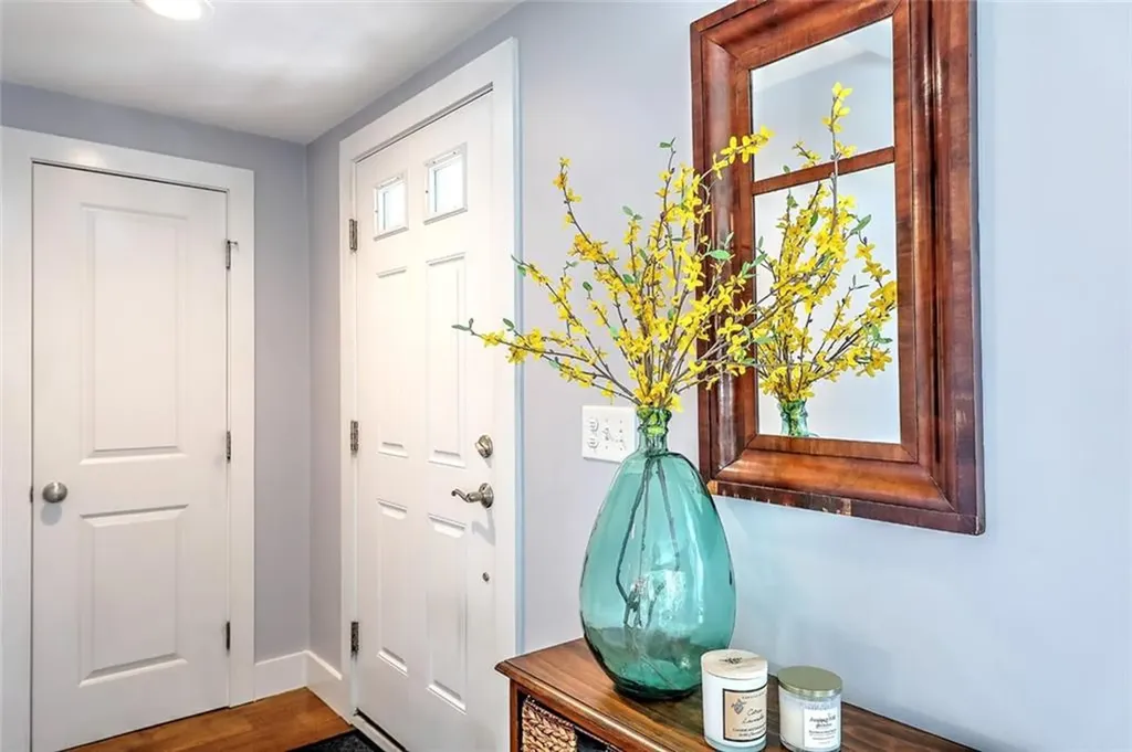19 Seaview Avenue Cranston RI 02905